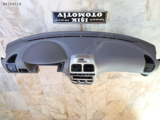 hyundai accent admire ön göğüs torpido çıkma orjinal