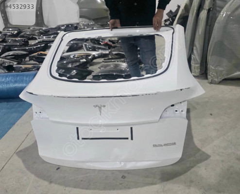 TESLA MODEL Y BEYAZ BAGAJ KAPAĞI ORJINAL