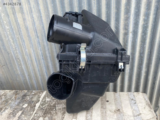 YARİS CROSS HAVA FİLTRE KUTUSU ORİJİNAL ÇIKMA