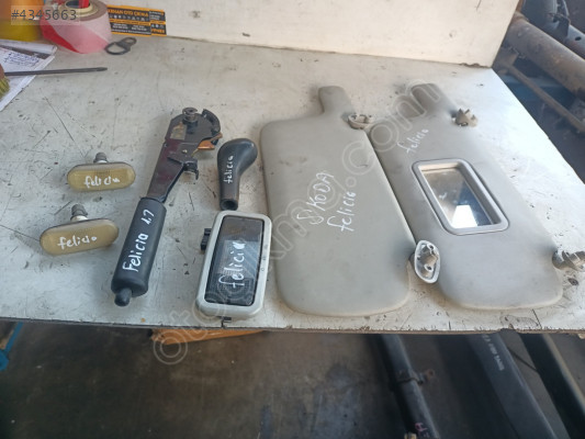 SKODA FELİCİA 1.3 TAVAN LAMBASI