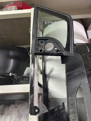 PEUGEOT RİFTER SAĞ KELEBEK CAMI