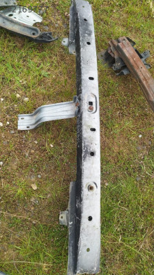 Trafik ön tampon demiri çıkma