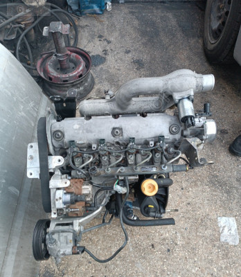 Renault trafik 1.9 dizel garantli orjinal motorlar