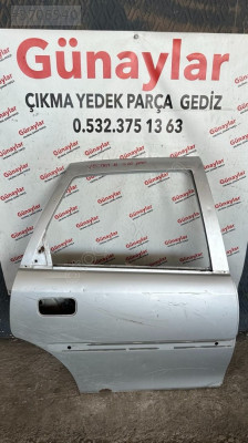 OPEL VECTRA B SAĞ ARKA KAPI