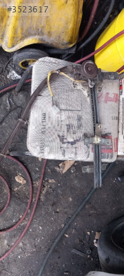 Çıkma mazda 323 hatcback sağ ön cam krikosu