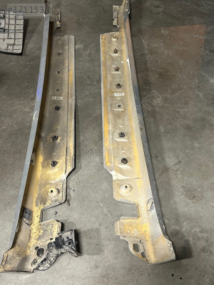A2106908125 MERCEDES W210 SAĞ SOL MARŞBİYEL KAPLAMASI ORJ ÇIKMA