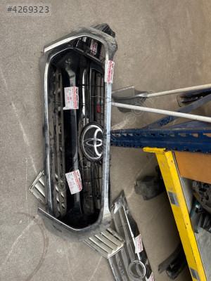 Toyota Hilux 2021 2025 ön panjur nikelajı