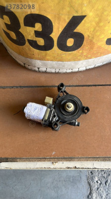 VOLKSWAGEN GOLF 7 SOL ÖN CAM MOTORU