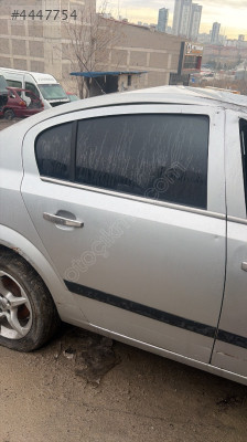 Astra haş sedan sağ arka kapı