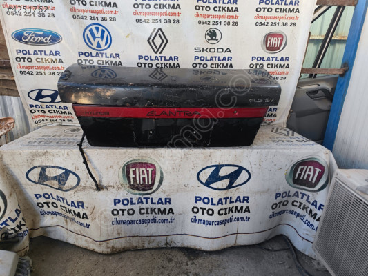 Hyundai Elantra bagaj kapağı