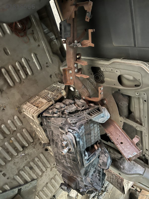 TRANSPORTER t5t6 çıkma göğüs demiri
