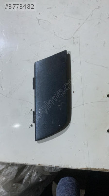 Audi A6 2006 Ön Çeki Demir Kapağı sol 4F0807441