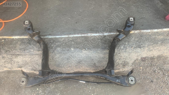 Audi A6 4F0511409 Model Arka Travers Radyatör Parçası