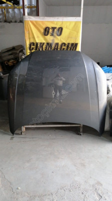 Audi A4 ön motor kaputu