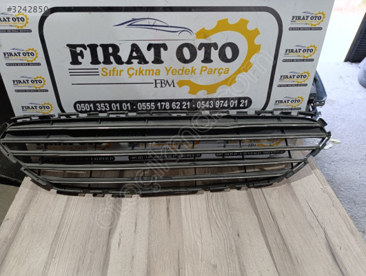 C1BB17B968 ÇIKMA FORD FİESTA ÖN TAMPON PANJUR NİKELAJLI