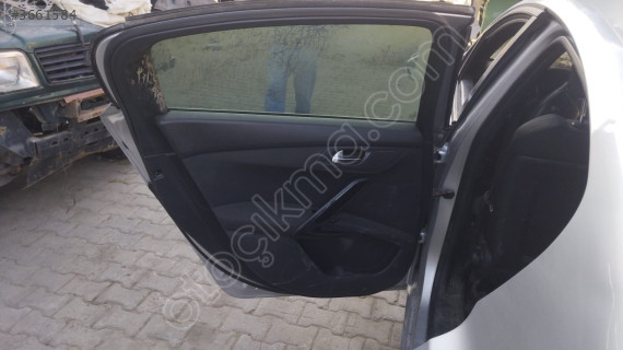 peugeot 508 sol arka kapı döşemesi