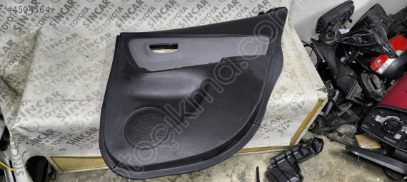 TOYOTA YARİS SAĞ ARKA KAPI DÖŞEMESİ 67614-0D560