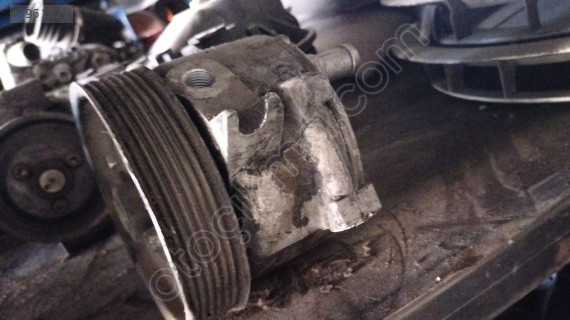 Defender 4.0 V8 için Hidrolik Direksiyon Pompası - Rover 220 Uy