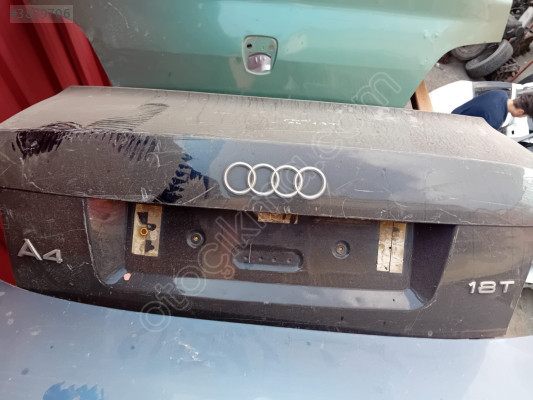 AUDİ A4 BAGAJ KAPAĞI