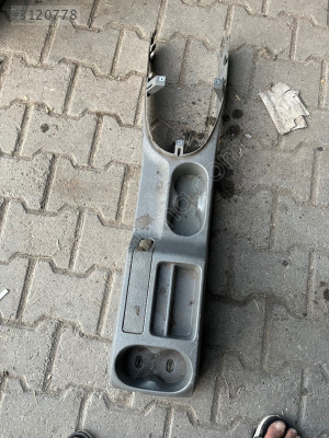 Kedi orta konsol