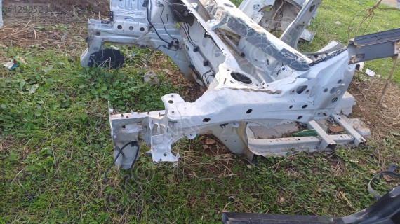 Renault Clio3 sol ön çeyrek