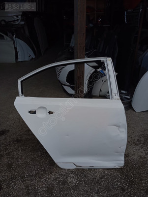 Toyota Corolla için Sağ Arka Kapı - Oto Çıkma Parçaları