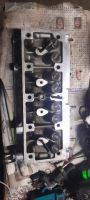 Renault 9 silindir kapak