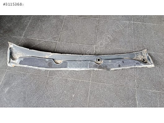 Renault Fluence ön cam ızgarası orijinal