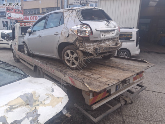 TOYOTA AURİS SOL ÖN KAPI ÇIKMA ORJİNAL