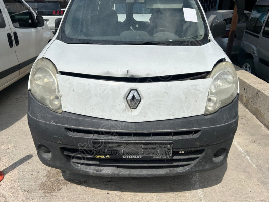 RENAULT KANGO ON KABUT