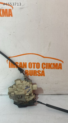 VW Passat sağ ön kapı kilidi