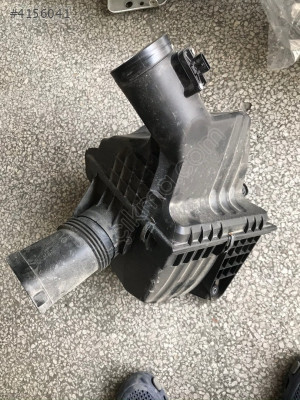 BMW F10 KASA 5.20 HAVA FİLTRE KUTUSU ÜST KAPAK ORJİNAL