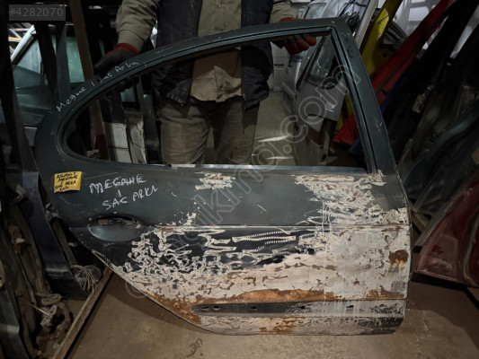RENAULT MEGANE 1 SAĞ ARKA KAPI ÇIKMA 97-01 MODEL