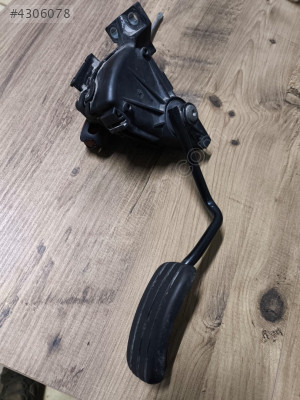 RENAULT TRAFİC 2 VİVARO MASTER 2-3 GAZ PEDALI