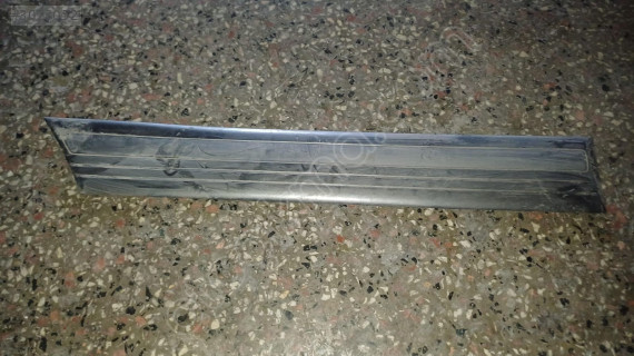 1998-2007 Toyota Land Cruiser sağ arka kapı çıtası