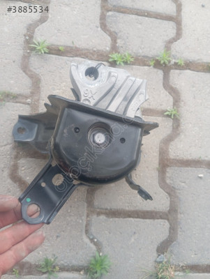 2019 2023 Toyota Corolla  üst motor kulağı