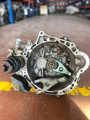 HYUNDAİ ELANTRA - MANUEL ŞANZIMAN 1.6 BENZİNLİ 6 İLERİ