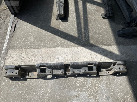 Volkswagen Transporter T6 arka tampon demiri plastik iç dolgusu