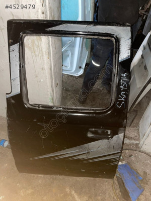NİSSAN SKYSTAR SAĞ ARKA KAPI KONUK OTO