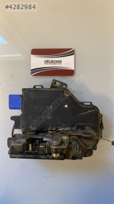 skoda octavia 2005 sol arka kapı kilidi