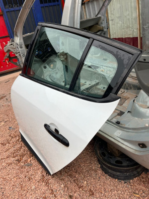 MEGAN 3 SOL ARKA KAPI DOLU HATASIZ