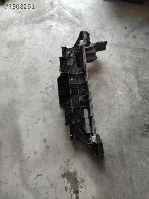 9830512680 Opel combo E Ön panel traversi