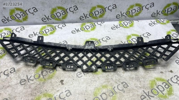 2022-2024 Mercedes C Serisi W206 Orta Izgara A2068853004