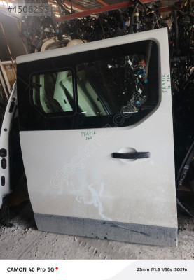 RENAULT TRAFİC SÜRGÜLÜ KAPI OTO FEDAİ