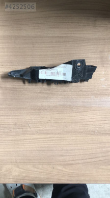 5G0807050B VW GOLF 7.5 ÖN TAMPON BRAKETİ SAĞ