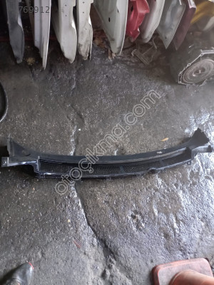 FORD COURİER ÖN CAM IZGARASI ORJ ÇIKMA