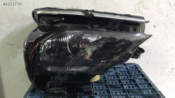 CITROEN C4 SAĞ ÖN FAR ÇIKMA ORJİNAL YEDEK PARÇA