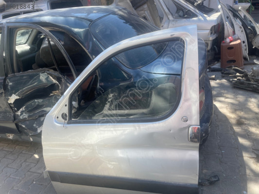 Peugeot partner sol ön kapı