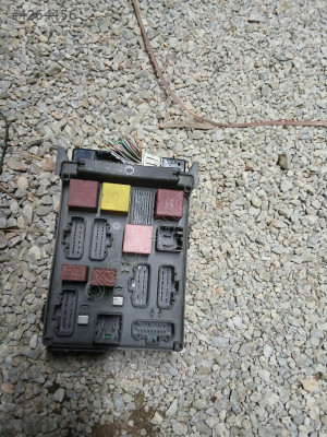 Renault laguna 2 sigorta kutusu