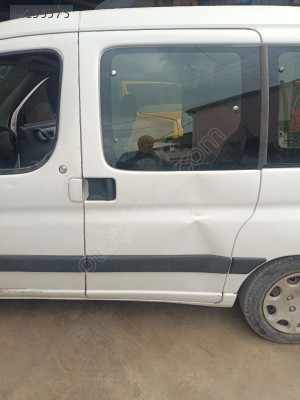 Peugeot partner sol sürgülü kapi